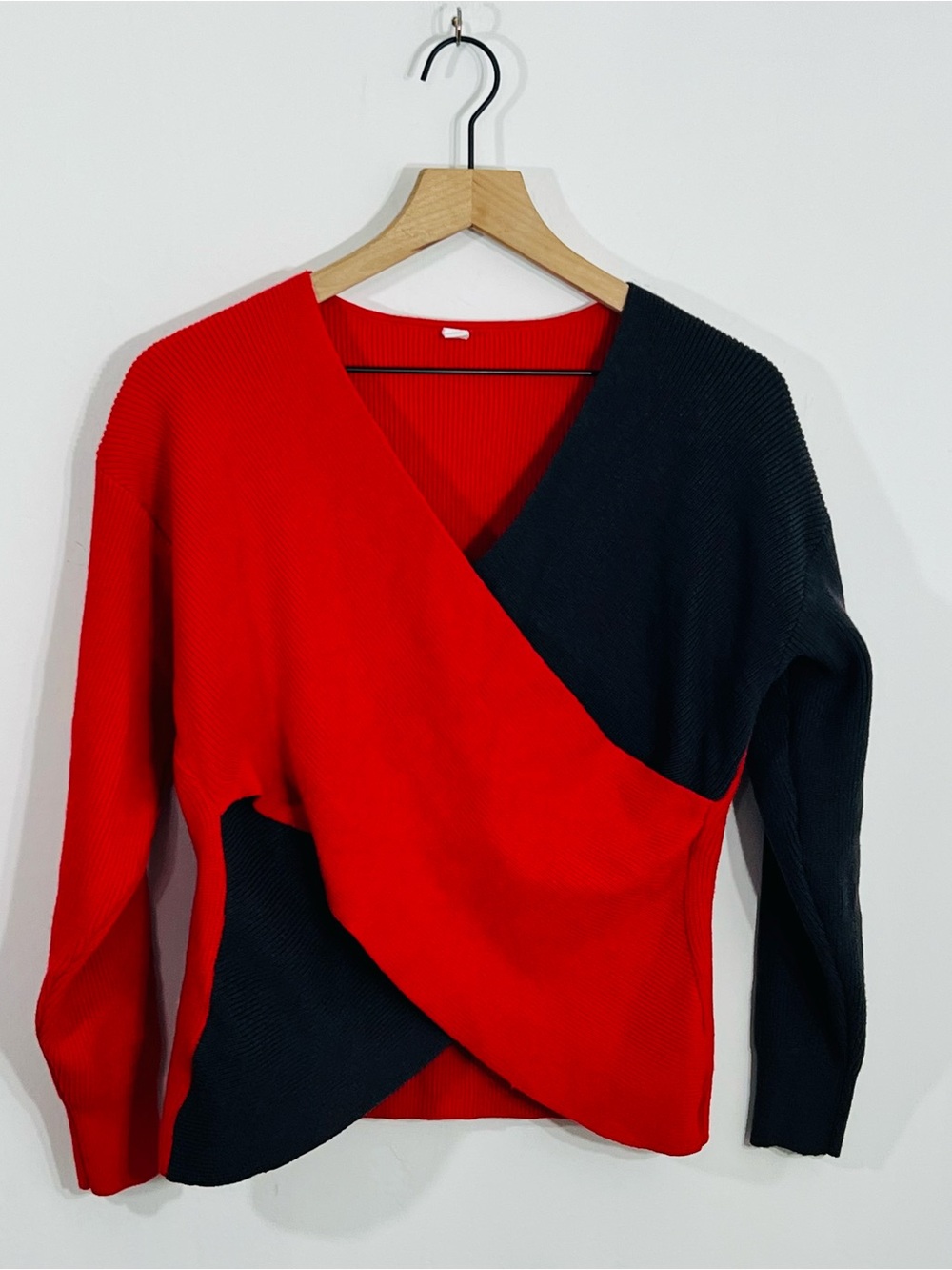 Red Gray Criss Cross Ribbed Knit Long Sleeve V Neck Sweater Fitted With Stretch